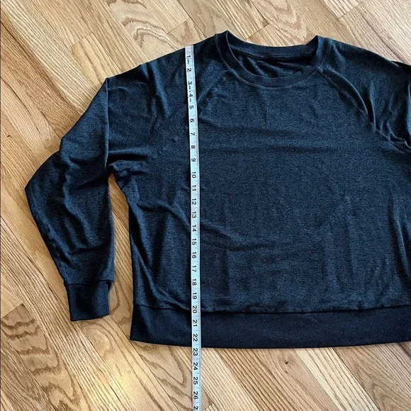 Vuori Charcoal Heather Halo Crew Sweatshirt - Picture 4 of 5